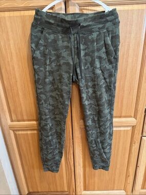 Lululemon ready to rulu Jogger Pants
